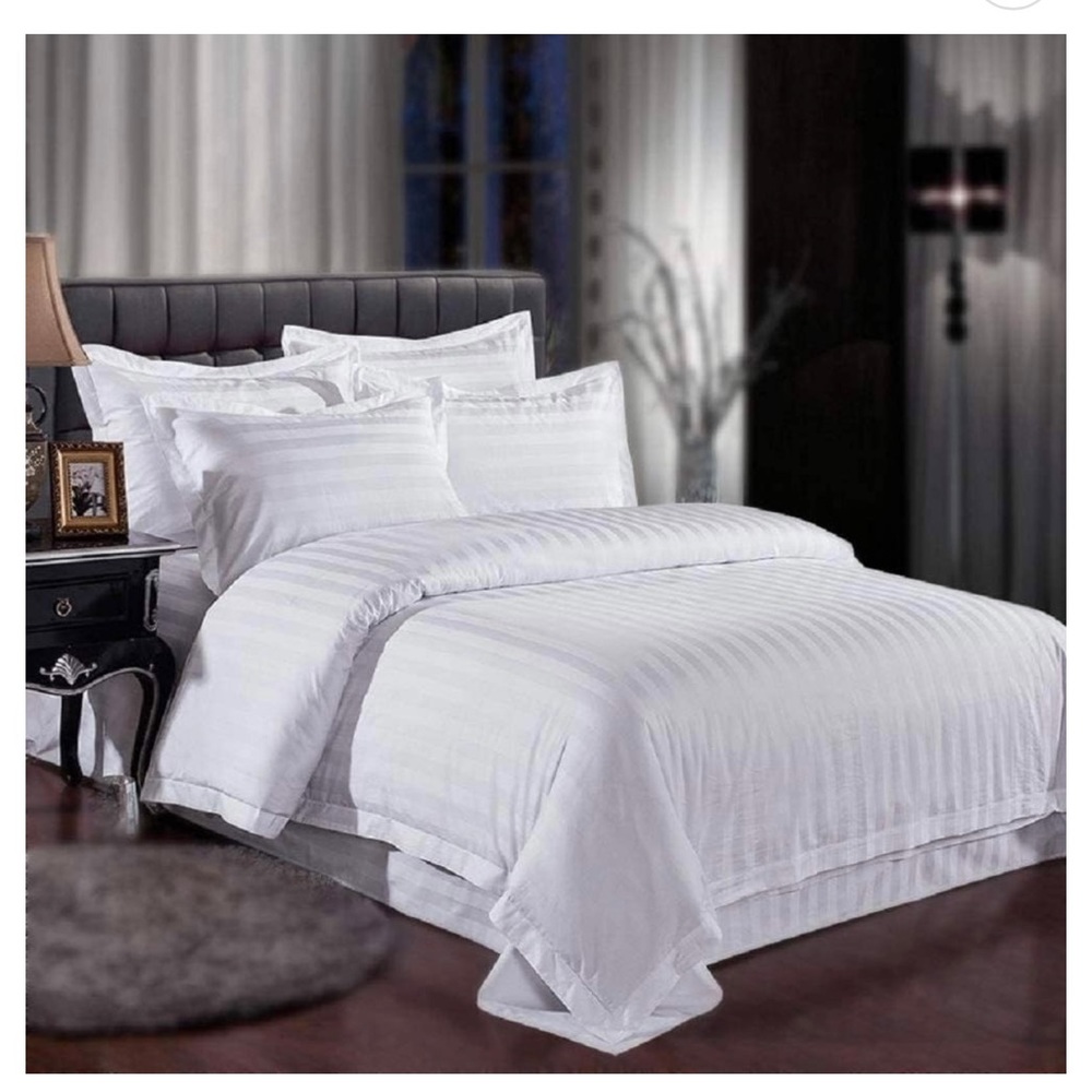 NWT Microfiber Twin XL 3 Piece Sheet Set